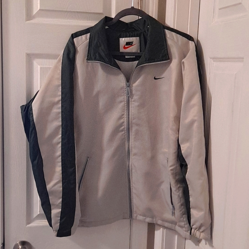 NIKE Long Sleeve Rain Jacket White and Green Large 12-14